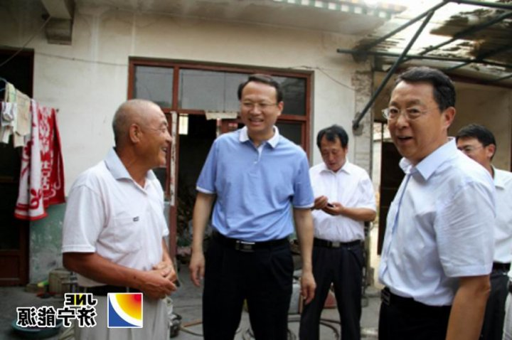 李合军到曲阜市西夏侯村查看驻村帮扶工作进展情况并慰问困难党员