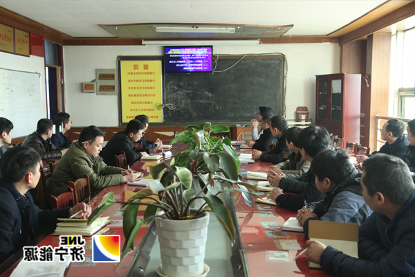 义桥煤矿：组织观看《违章作业害人害己》安全警示教育片