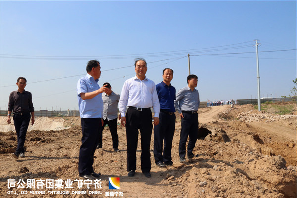 何锡明带队到集团公司部分企业进行新旧动能转换重大工程专题调研