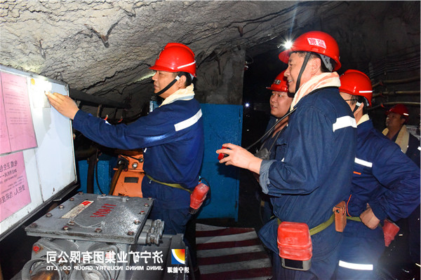 张广宇带队到霄云煤矿观摩，提出了“暖心”的要求和建议