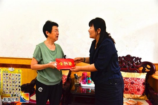 金源煤矿把关爱送到大病职工心坎里