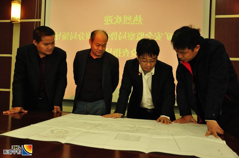 1573809473119550.jpg 2019年11月13日,山东煤矿安全监察局鲁西分局许振宏局长率队到花园煤矿调研工作(仇文摄).jpg