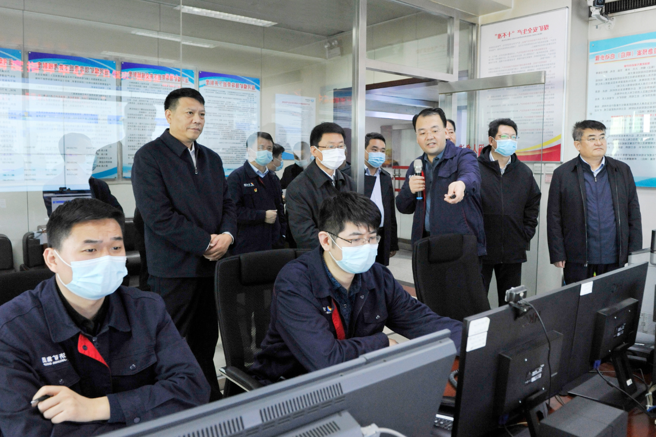 田和友到运河煤矿督导检查安全生产工作.jpg