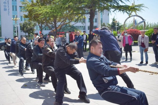 运河煤矿举办“学党史 促和谐 咱们工人有力量” 拔河争霸赛
