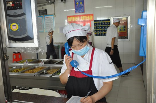 花园煤矿：开通一线职工“订餐专线”获点赞