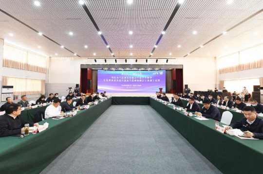 济宁能源百亿精密制造产业园建设现场推进会召开