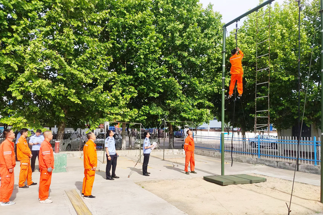 2022年5月18日，国家矿山安全监察局山东局救援指挥中心对济矿集团救护中队进行矿山救护队标准化建设突击检查（冯永喜） (2).jpg