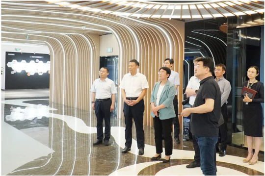 张广宇陪同陈颖走访省内重点企业 对接产业合作
