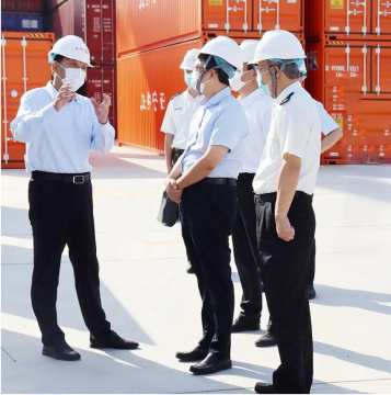 张东到龙拱港调研指导工作