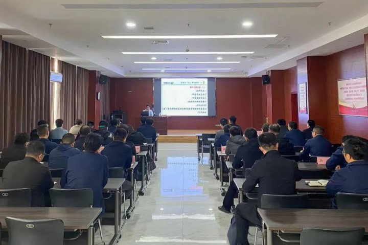 济宁能源组织开展地测防治水专业技术培训