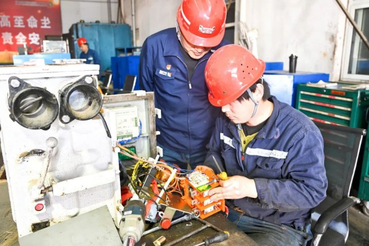 济宁能源各企业积极开展“三亮三比一争当”活动