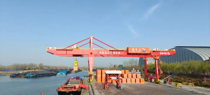 太平港集装箱石灰石首单业务正式启动