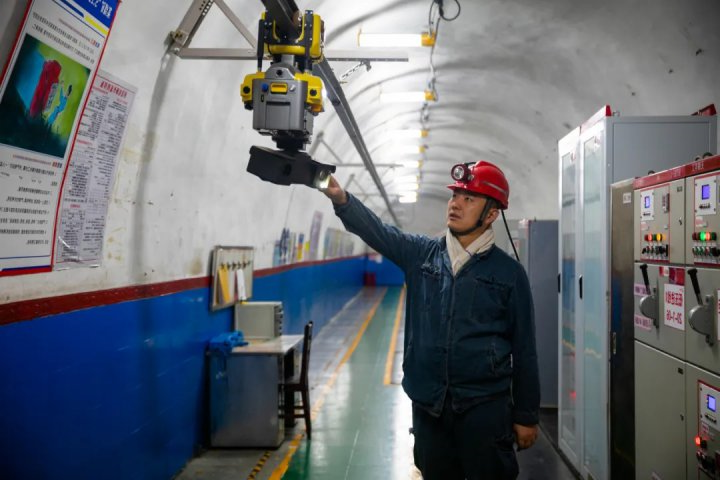 与榜样同行丨逐梦煤海，匠心作帆