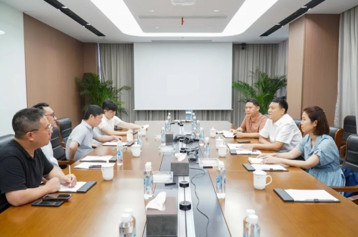 张广宇带队到上海、武汉开展商务活动