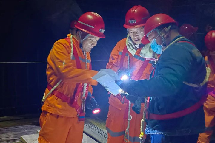 王崇景到金桥煤矿二号井、鑫能热电督导重点项目建设