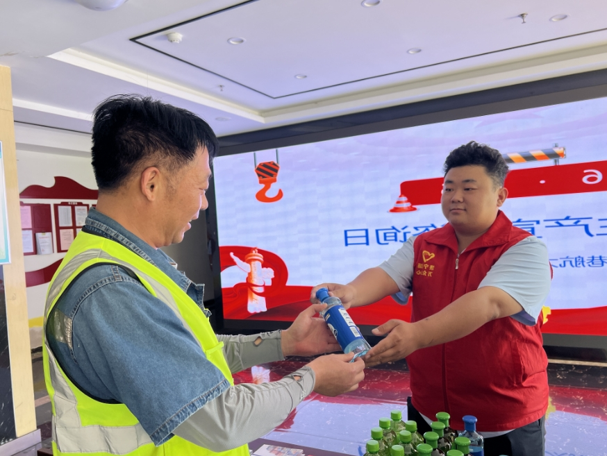 1750229115355356.png 微信截图_20250618144559.png